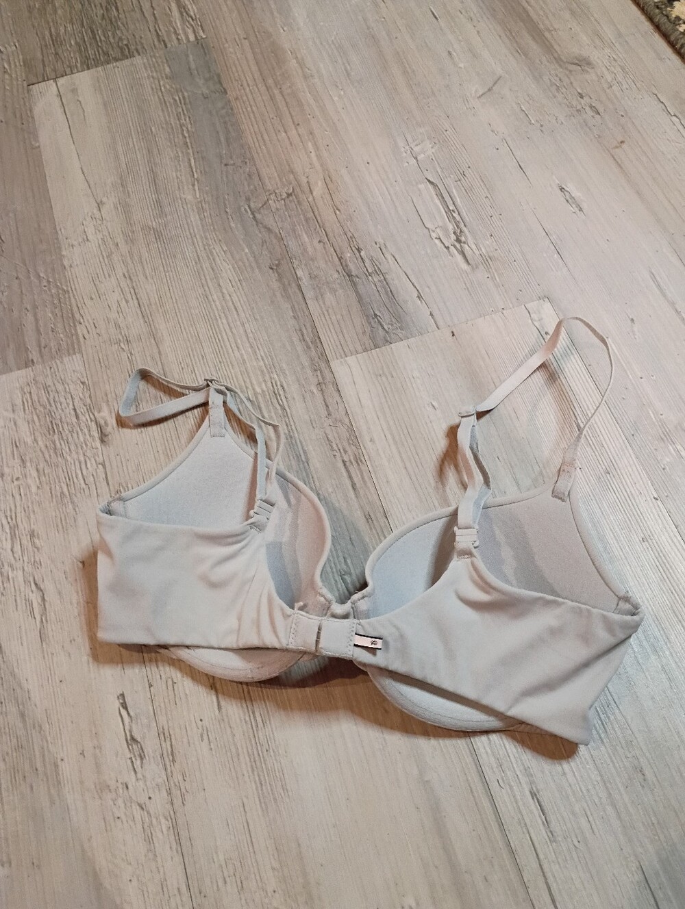 Victoria Secret - Picture 4 of 4